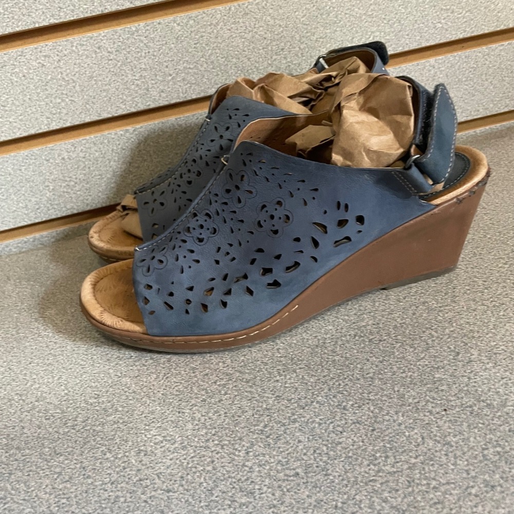 Montana Blue Laser Cut Wedge Sandals Women's Adjustable Slingback Shoes Sz 10 M